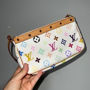 Louis Vuitton Monogram Multicolor
Murakami Pochette Accessories